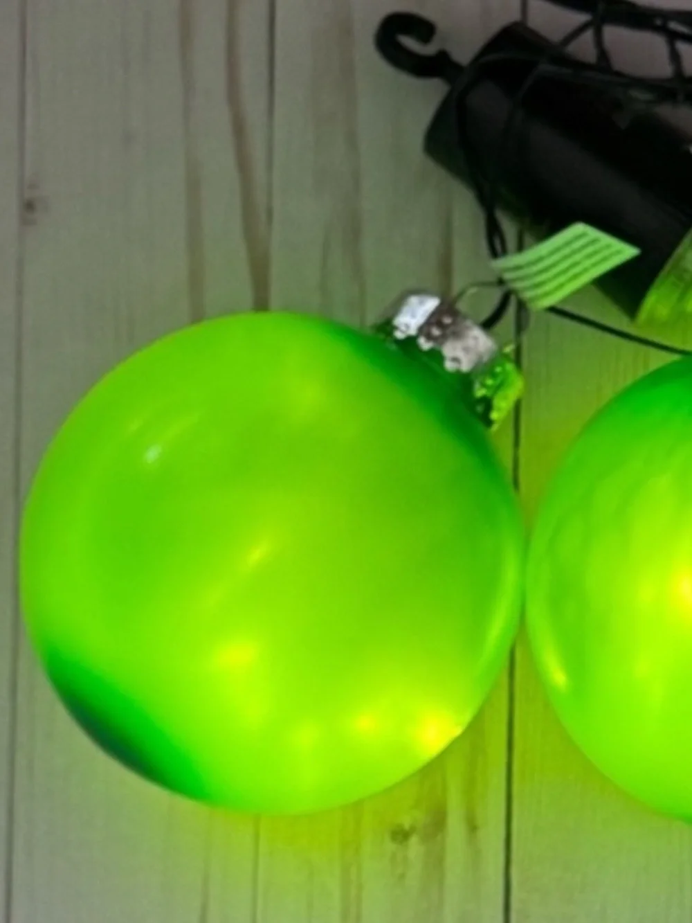 LED large green ornament